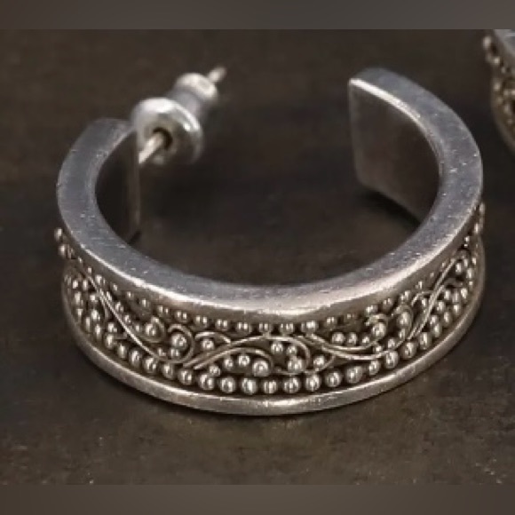 Lois Hill Sterling Pebbled Cluster J-Hoop Earrings - Picture 5 of 6